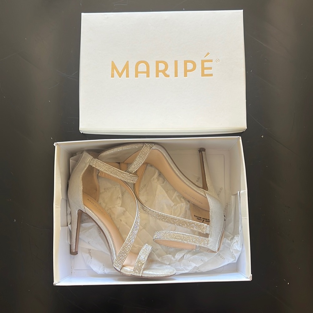 Maripè Rhiana Silver Heels Size 8